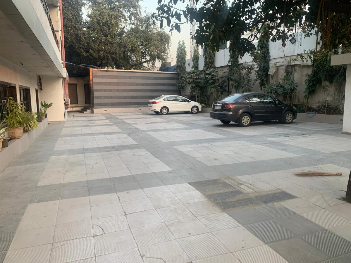 Hotel Merakee - Near Dahisar Mira Road Mumbai Exterior photo