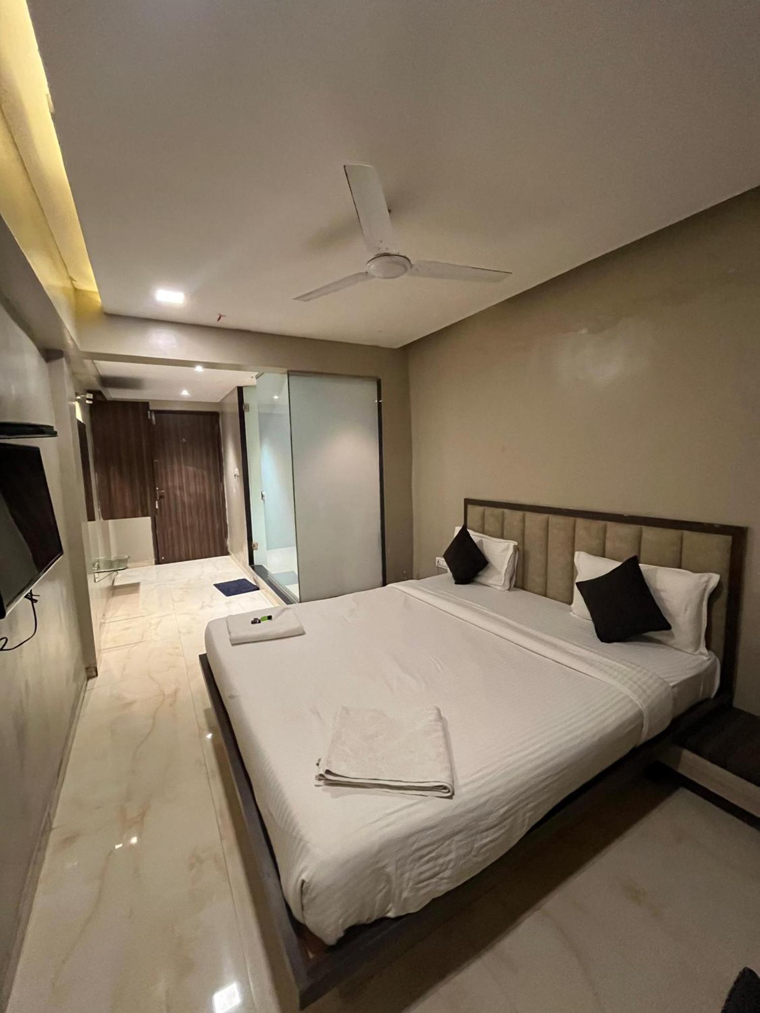 Hotel Merakee - Near Dahisar Mira Road Mumbai Exterior photo