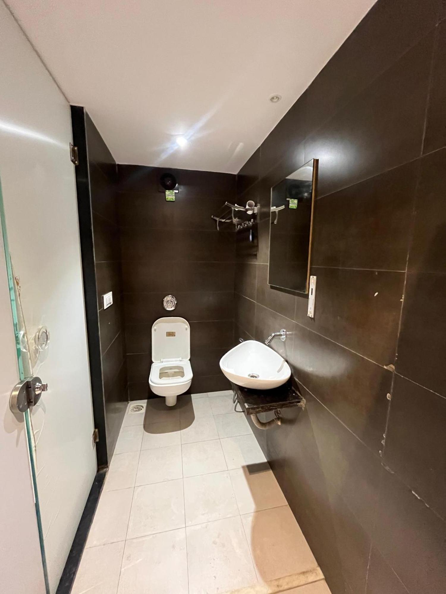 Hotel Merakee - Near Dahisar Mira Road Mumbai Exterior photo